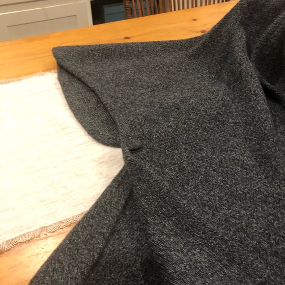 Charcoal grey cape - Picture 3 of 3